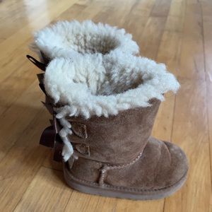 UGGs Little Girl Bailey Boots Size 6